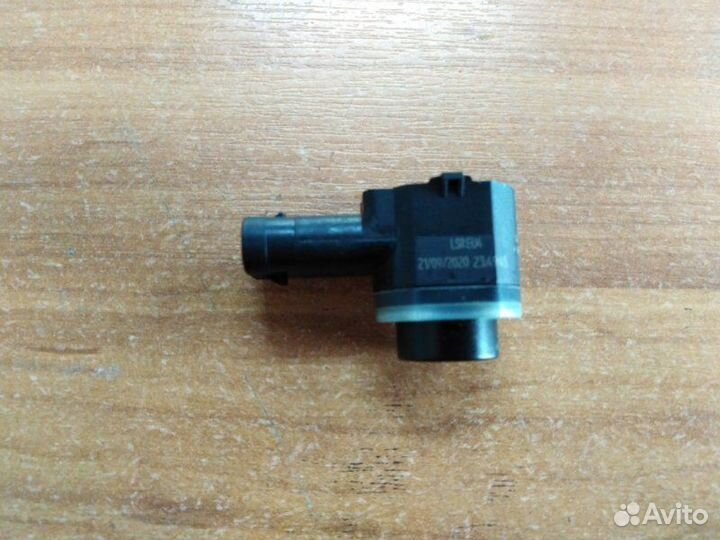 Датчик парковки передний Volkswagen Golf 2008