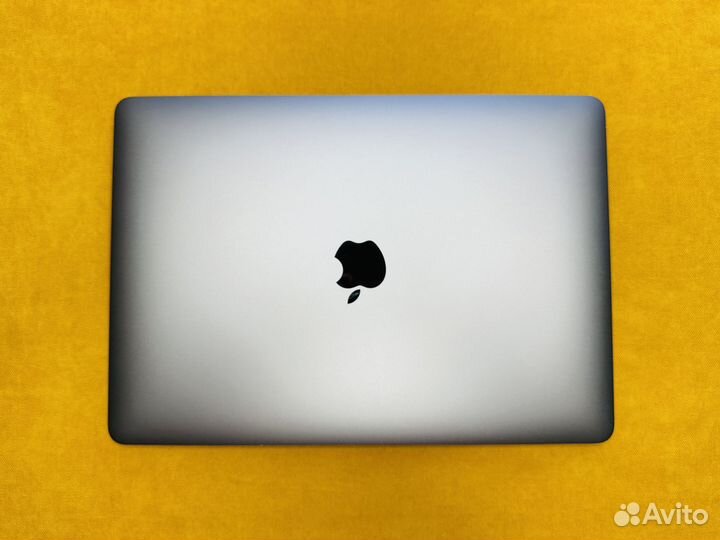 Macbook Air 13 M1 2020 8Gb/256Gb 137 циклов