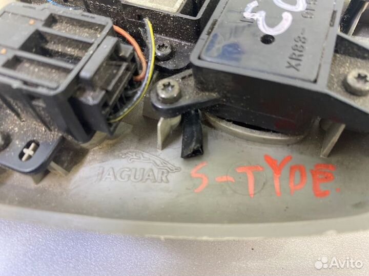 Лампа внутрисалонная Jaguar S-Type