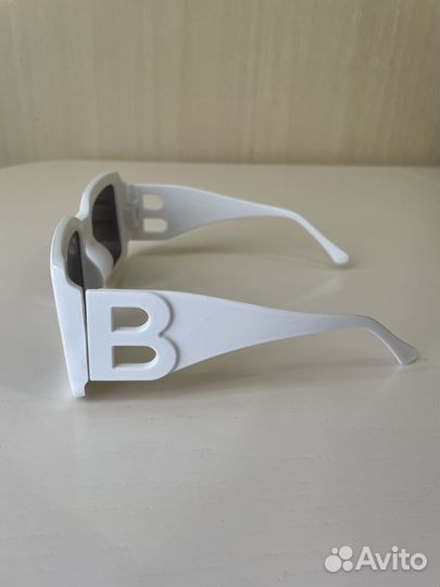 Очки белые новые
