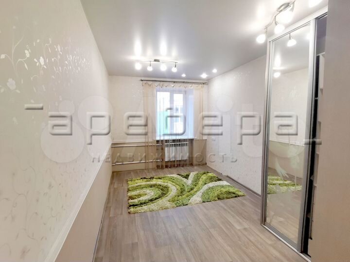 4-к. квартира, 95 м², 3/3 эт.