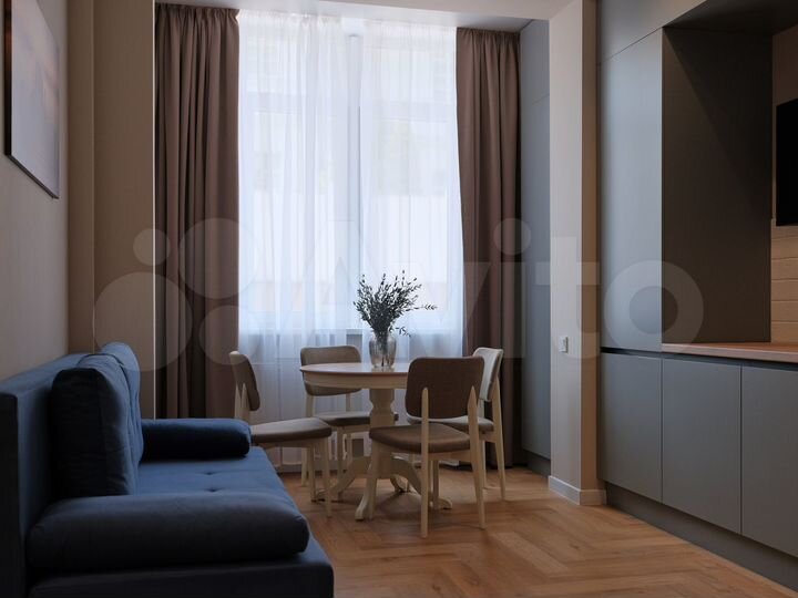 2-к. квартира, 63 м², 1/10 эт.