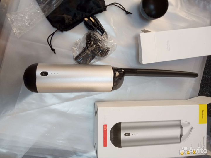 Автомобильный пылесос Baseus