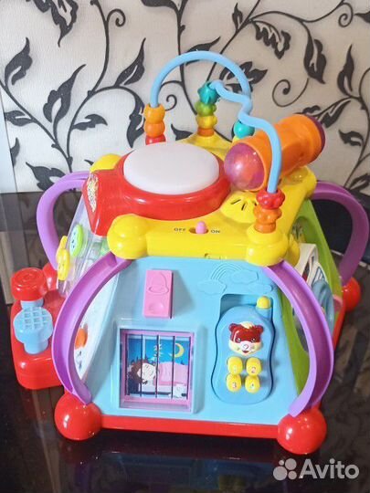 Бизиборд. Музыкальный центр