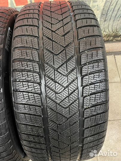 Pirelli Scorpion Winter RFT 275/40 R21 107V