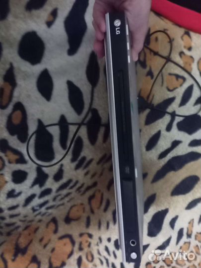 Продаю DVD player LG 5games