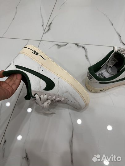 Кроссовки новые nike