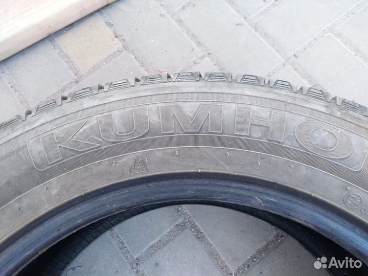 Kumho 722 215/60 R17 96R