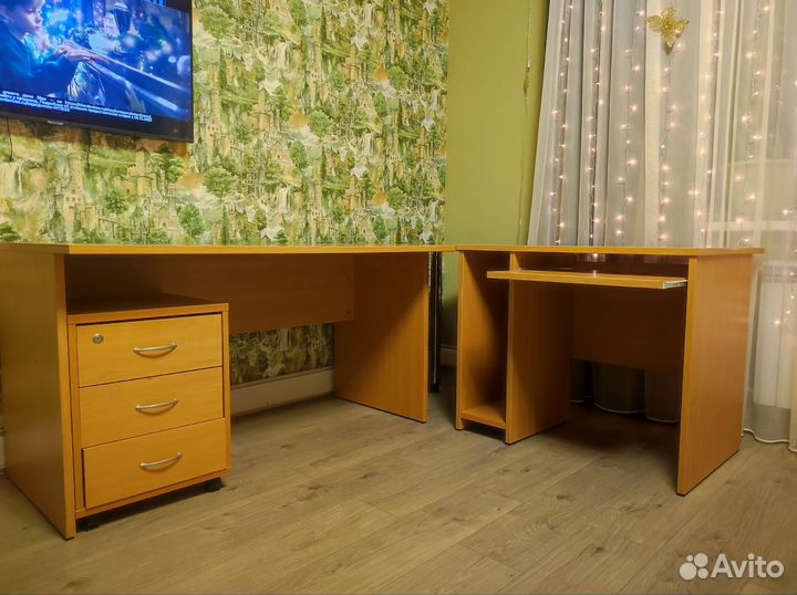 Стол письменный угловой с тумбой