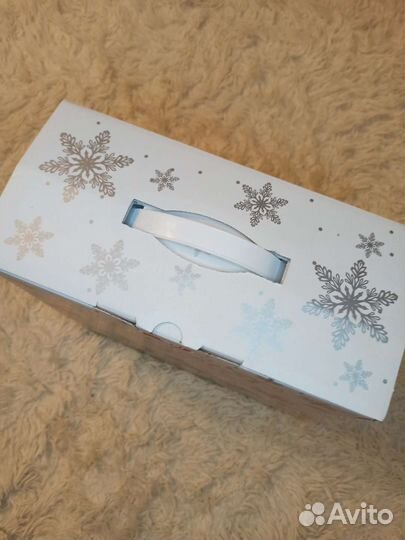 Подарочная большая коробка с новым годом