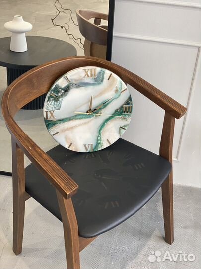 Часы из эпоксидной смолы