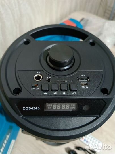 Колонка музыкальная портативная с блютуз и караоке