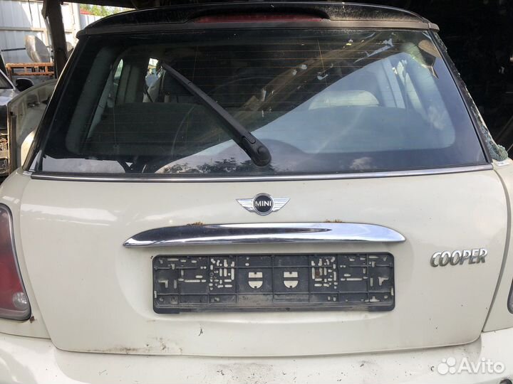 Крышка багажника с дефектом на mini cooper 2004 г