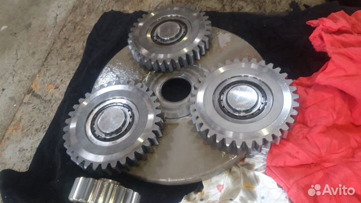 Редуктор хода экскаватора Liebherr R984С