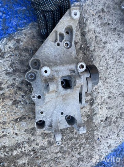 Кронштейн навесного оборудования Citroen C-Elysee