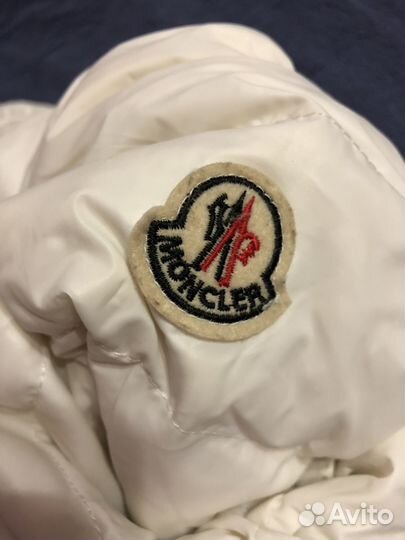 Пуховик moncler белый