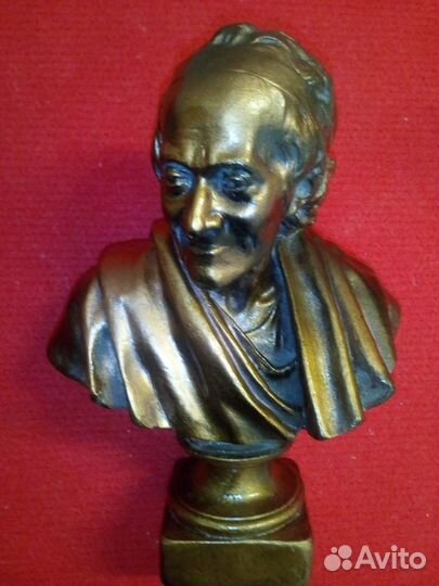 Бюсты: Фрейда, Вольтера, Ницше, Гегеля, Макиавелли