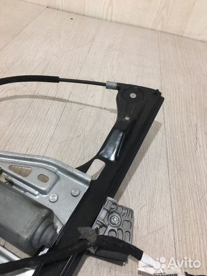 Стеклоподъемник передний правый Mercedes Benz C180