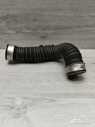 Патрубок интеркулера левый Mercedes C-Class W 203