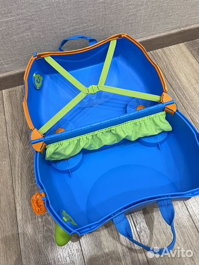 Детский чемодан каталка Trunki