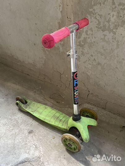 Детский велосипед (с доп.колесиками) +самокат