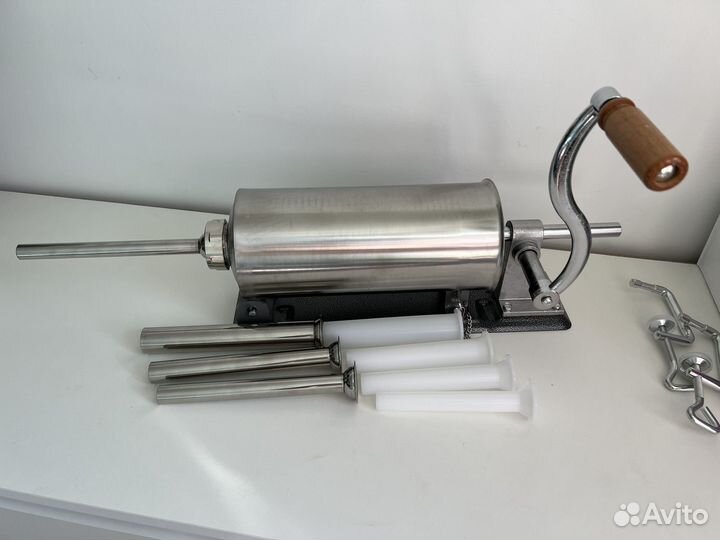 Шприц колбасный горизонтальный Vanessa 4л, 8 насад