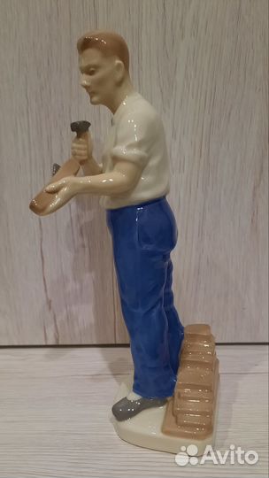 Фарфоровая статуэтка гдр