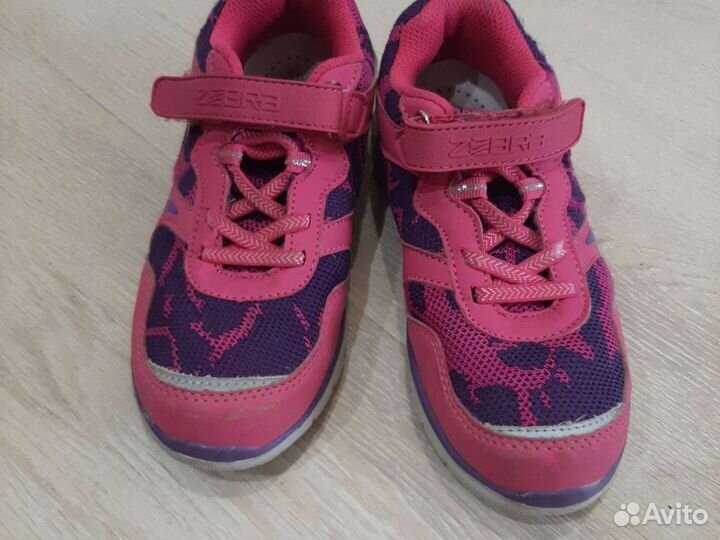 Кроссовки для девочки 32р