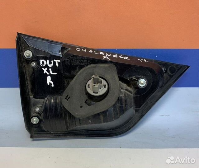 Фонарь внутренний Mitsubishi Outlender Xl