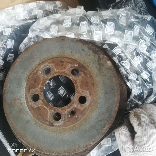 Volkswagen polo задние тормозные барабаны, колодки