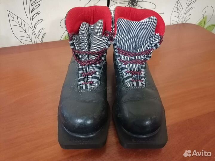 Лыжные ботинки 35 размер