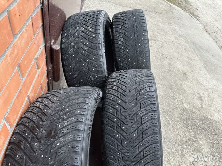 Nokian Tyres Hakkapeliitta 8 235/45 R18 98