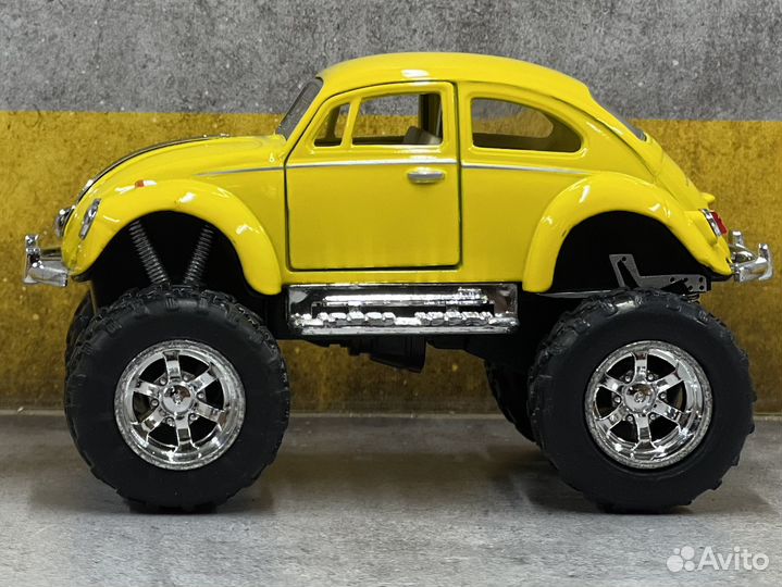 Моделька Volkswagen Жук Monstertruck 1/36 kinsmart