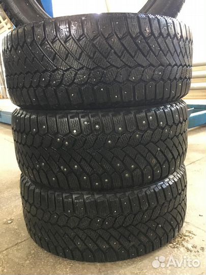 Gislaved Nord Frost 200 225/25 R17 98