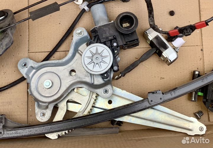 Стеклоподъемник задний правый camry 55