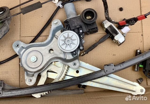 Стеклоподъемник задний правый camry 55