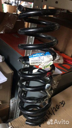 Пружина подвески Ssangyong Rexton 02- мт передняя