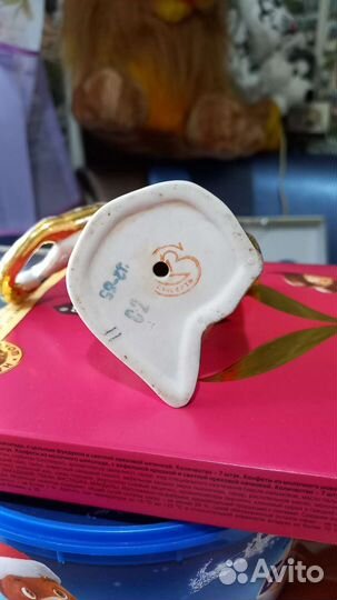 Фарфоровая статуэтка 