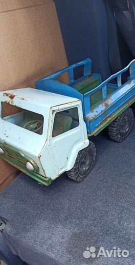 Железная машина виз