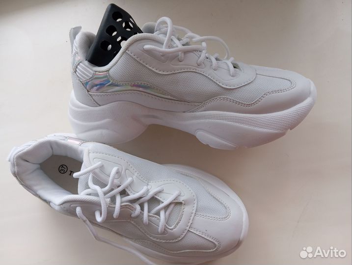 Кроссовки спортивные новые 37