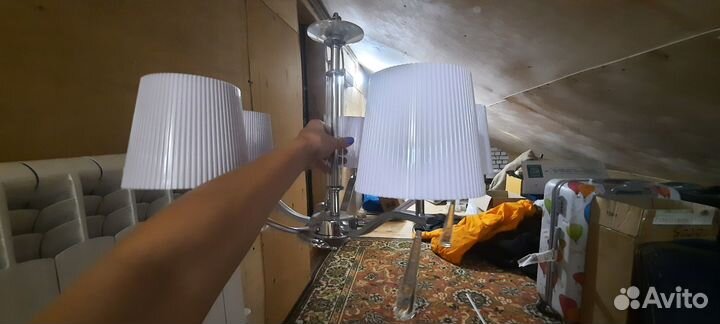 Люстра потолочная, точечные светильники