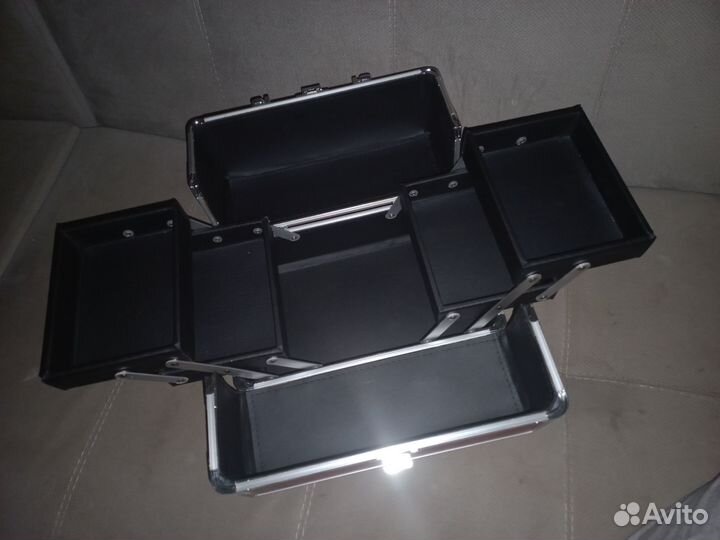 Кейс для хранения декоративной косметики