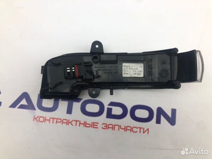 Повторитель поворота правый Mercedes E-Class W211