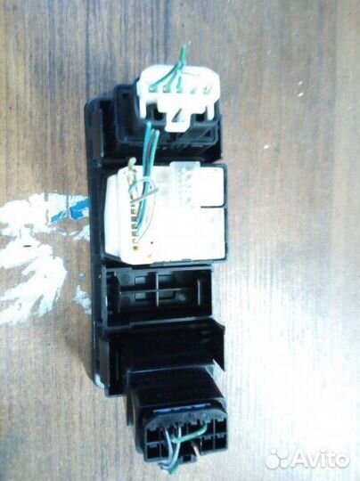 Блок управления зеркалами Toyota Avensis 2 250 1ZZ