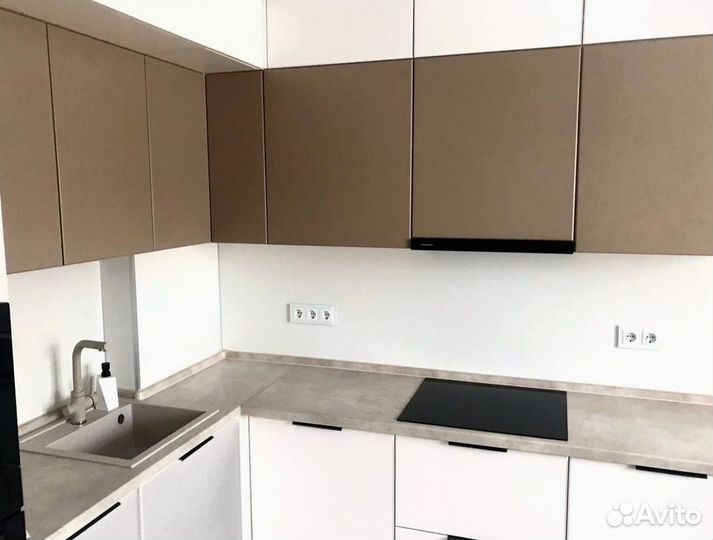 Кухня угловая на заказ.мдф фасады