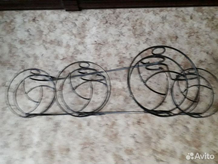 Полки для цветов, подставки, горшки