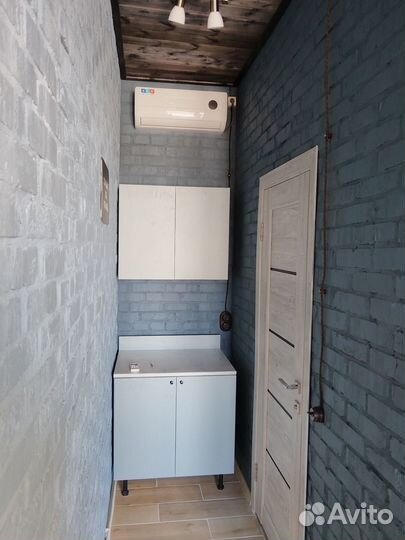 Аренда парикмахерское кресло / маникюрный стол