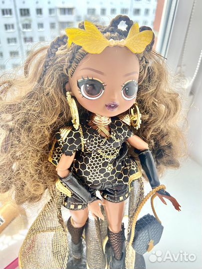 Кукла LOL Surprise OMG Fierce Royal Bee