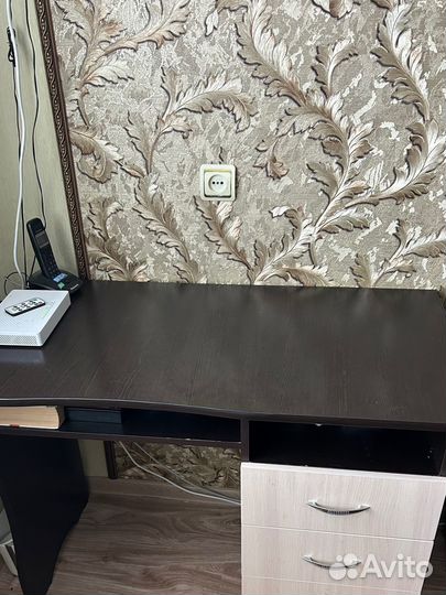 Письменный стол