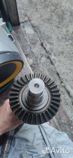 Вал нижнего редуктора Volvo penta